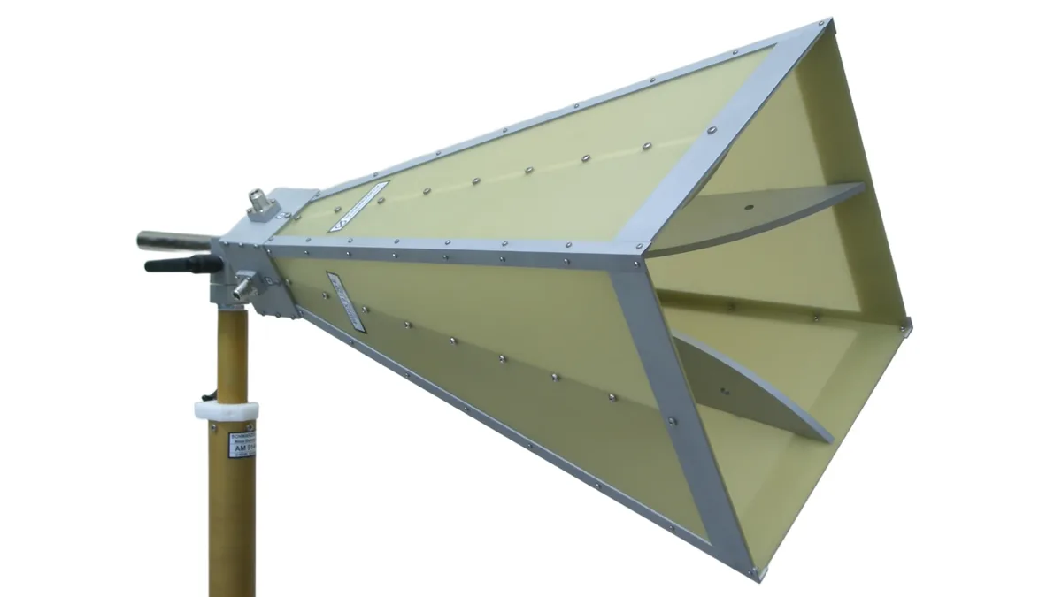 Двойная поляризованная антенна широкополосного рога Schwarzbeck BBHX 9120 E