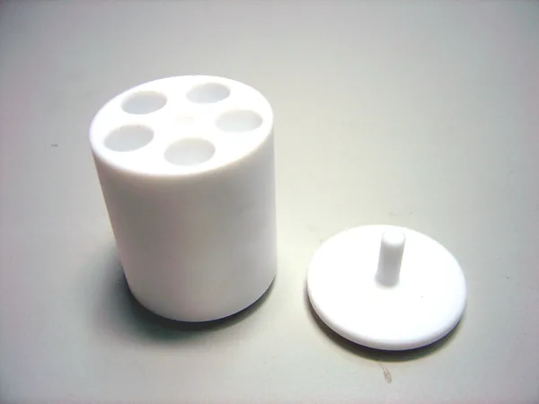 Адаптер RETSCH из ПТФЭ для 5 пробирок 1,5 и 2,0 мл 22.008.0005